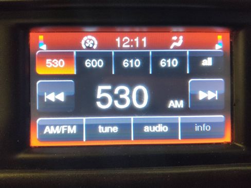 Used 2019 Dodge Journey SE FWD image 25