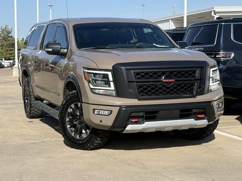 Used 2021 Nissan Titan PRO-4X w/ Pro-4x Convenience Package AWD/4WD image 2