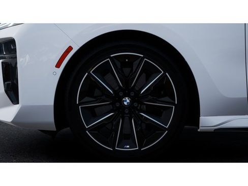 New 2026 BMW 760i xDrive image 7