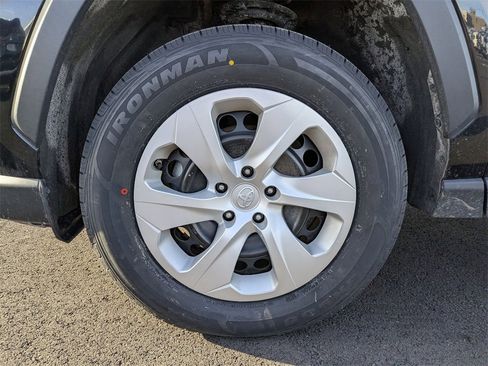 Used 2024 Toyota RAV4 LE image 9