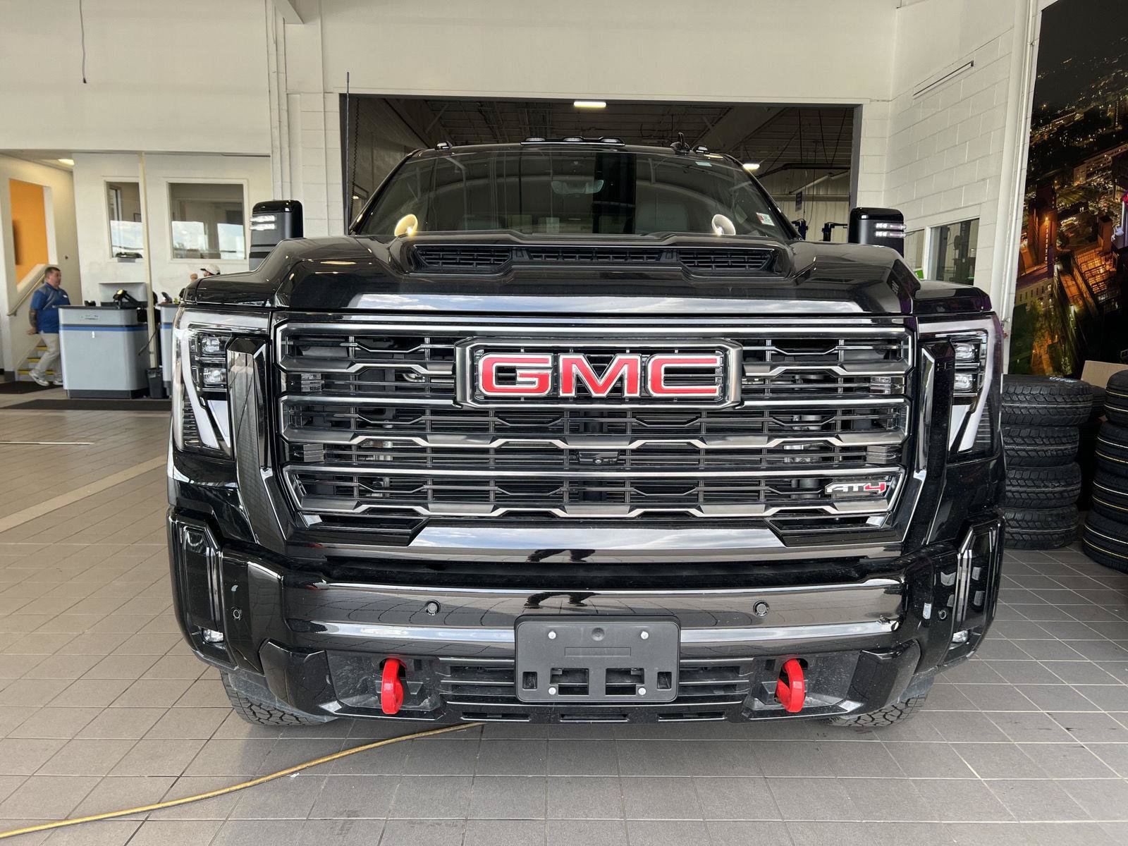 Used 2025 GMC Sierra 2500 AT4 w/ AT4 Premium Plus Package AWD/4WD image 2