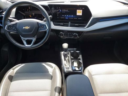 Certified 2024 Chevrolet Trax LT w/ Driver Confidence Package FWD image 19