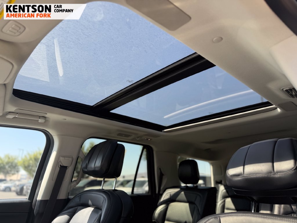 Used 2025 Lincoln Navigator Reserve AWD/4WD image 27