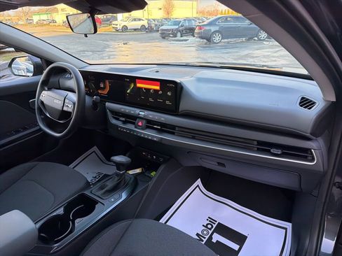 New 2025 Kia K4 FWD image 15