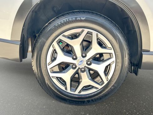 Used 2020 Subaru Forester Premium AWD/4WD image 5