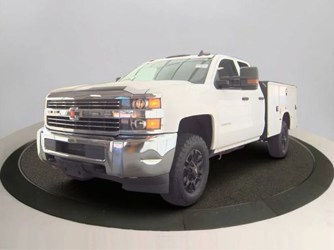 Used 2015 Chevrolet Silverado 2500 W/T w/ WT Convenience Package AWD/4WD image 3