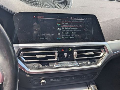 Used 2021 BMW M440i Convertible w/ Premium Package RWD image 9