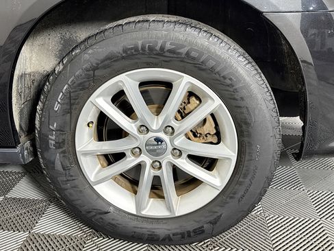 Used 2019 Dodge Grand Caravan SXT image 35