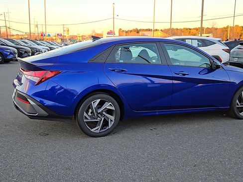 Certified 2025 Hyundai Elantra Sport image 8