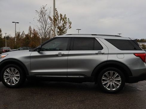 Used 2023 Ford Explorer Limited w/ Limited Technology Package image 4