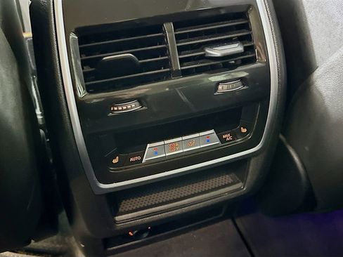 Used 2024 BMW X7 xDrive40i image 32