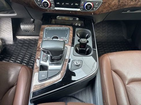 Used 2017 Audi Q7 3.0T Prestige image 8