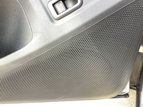 New 2026 Volkswagen Tiguan SE image 27