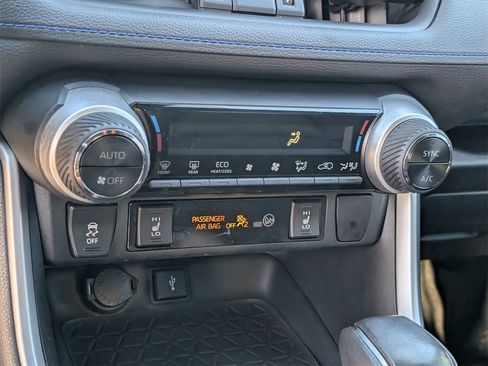 Used 2020 Toyota RAV4 XSE image 17