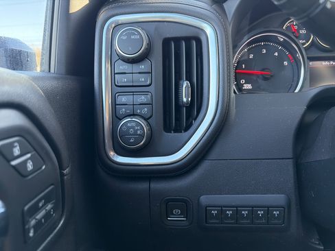 Used 2021 Chevrolet Silverado 2500 LTZ w/ LTZ Plus Package image 22