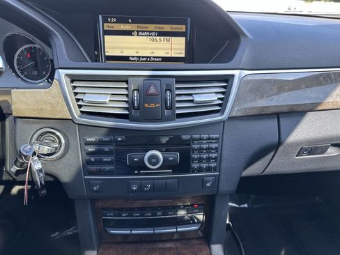 Used 2011 Mercedes-Benz E 350 4MATIC Sedan image 22