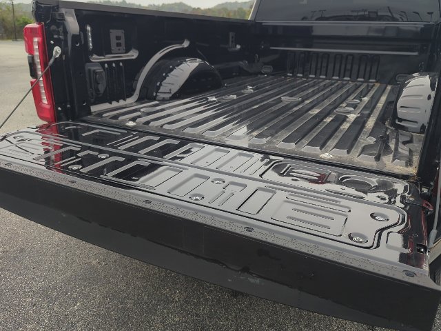 Used 2026 Ford F450 Lariat w/ FX4 Off-Road Package AWD/4WD image 38