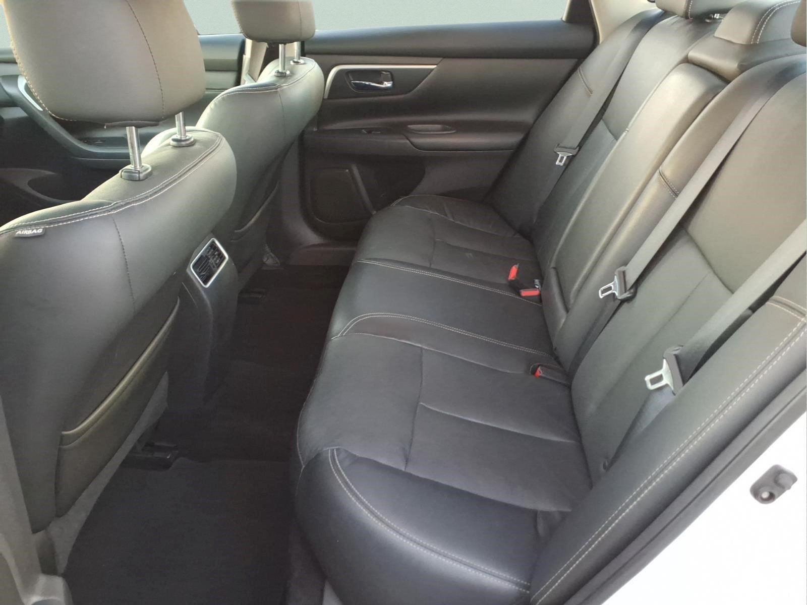 Used 2016 Nissan Altima 3.5 SL w/ 3.5 Technology Package FWD image 22