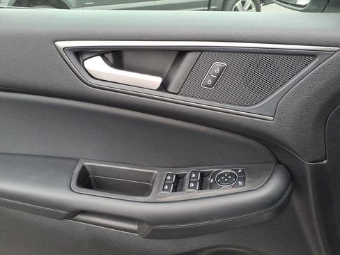 Used 2022 Ford Edge SE image 19