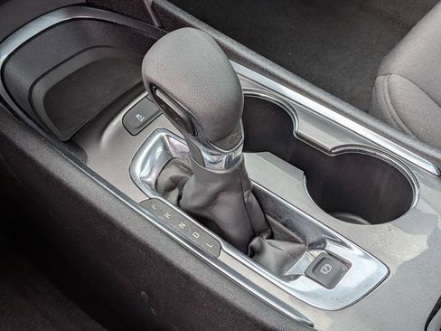 Used 2025 Chevrolet Malibu LT FWD image 19