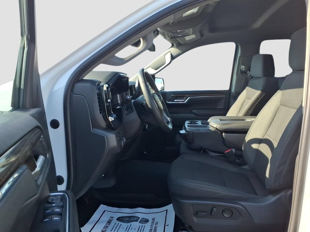 Used 2024 Chevrolet Silverado 1500 LT AWD/4WD image 18