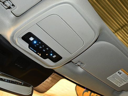 Used 2025 Ford Expedition Max Platinum image 29