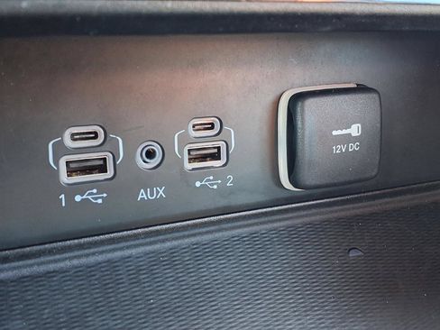 Used 2025 Jeep Grand Cherokee Altitude AWD/4WD image 18