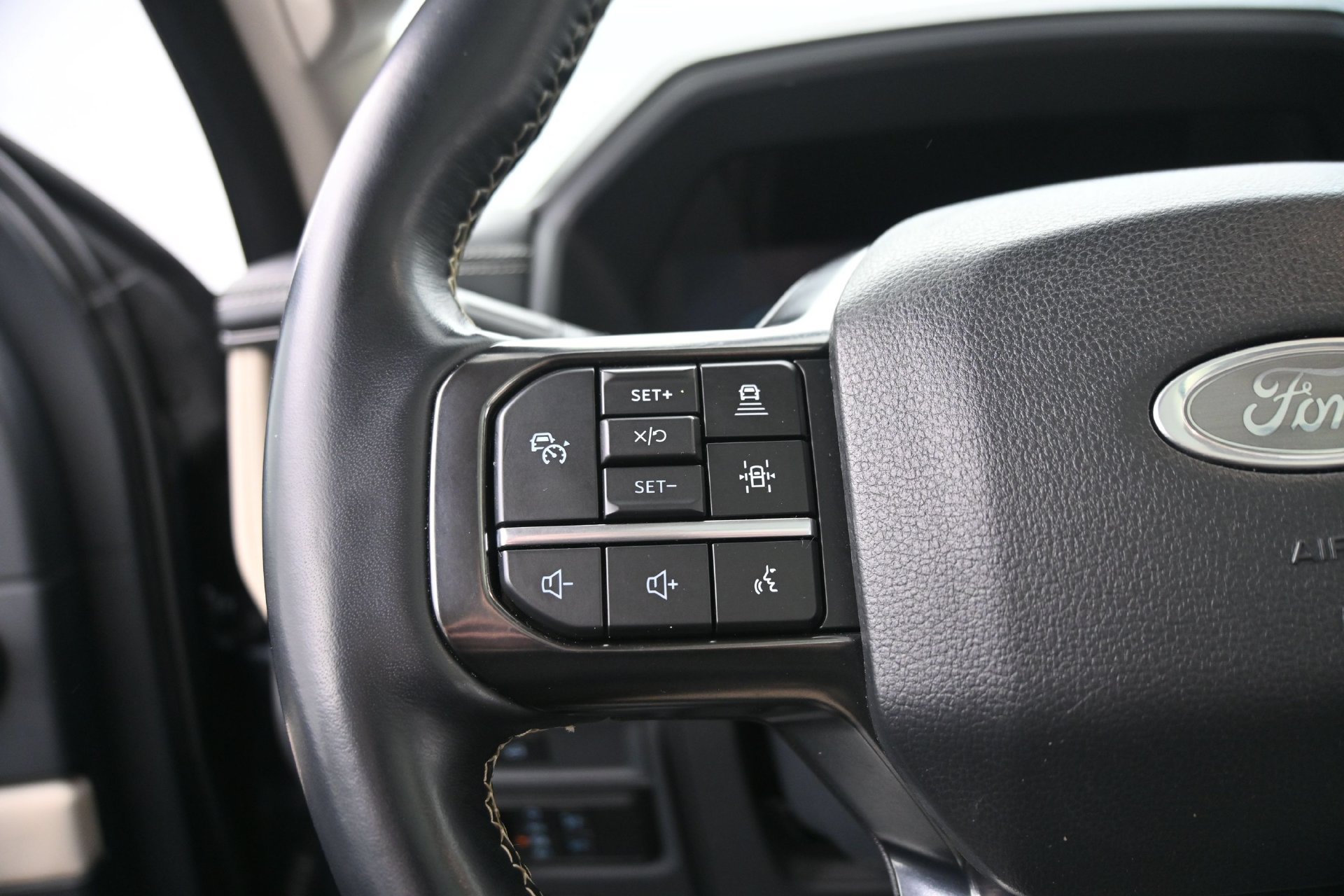 Used 2024 Ford Expedition Max Platinum AWD/4WD image 25