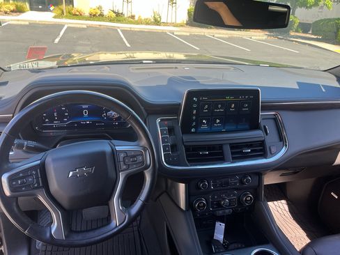 Used 2022 Chevrolet Tahoe Z71 w/ Luxury Package AWD/4WD image 19