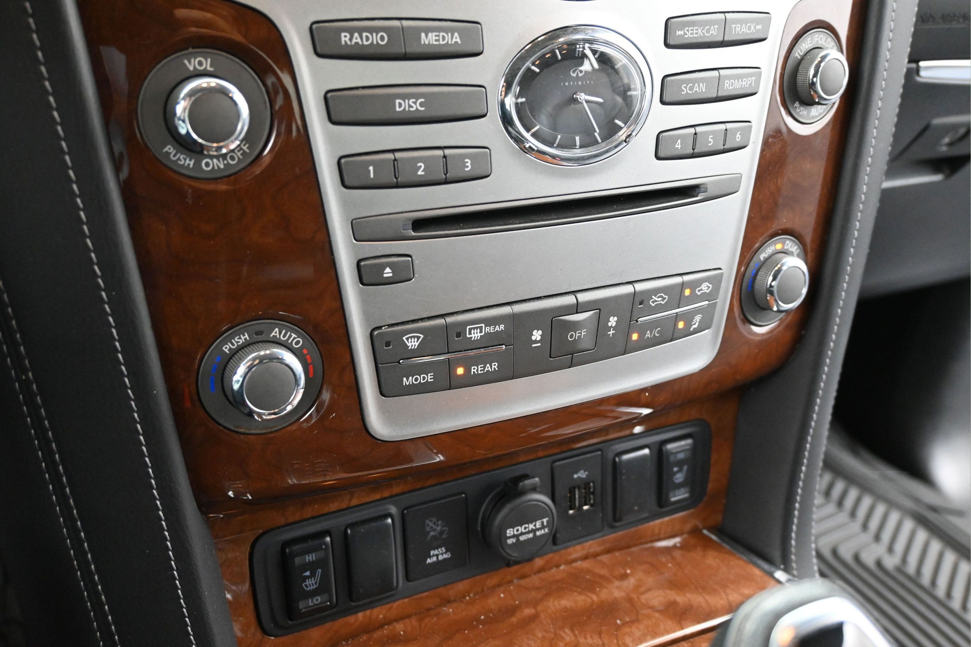 Used 2018 INFINITI QX80 2WD w/ Driver Assistance Package image 19