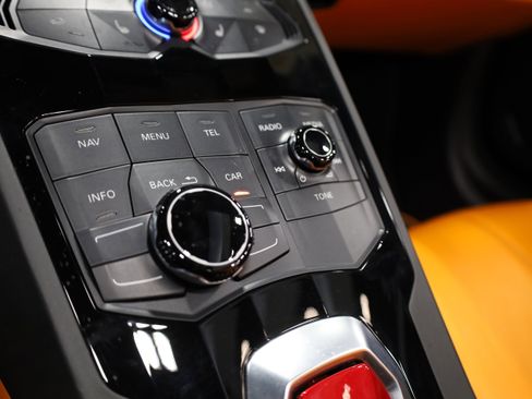 Used 2017 Lamborghini Huracan LP 610-4 image 32