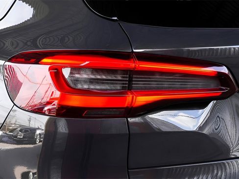 Used 2022 BMW X5 M Competition w/ Competition Package 2 image 13