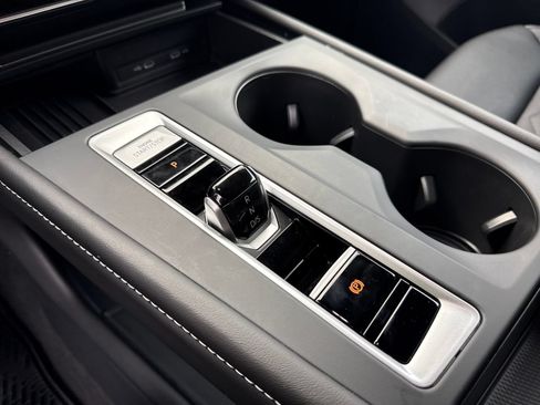 Certified 2026 Volkswagen Atlas SE FWD image 25