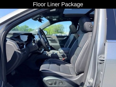 Certified 2025 GMC Acadia Denali w/ Super Cruise Package AWD/4WD image 8