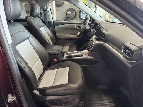 Used 2022 Ford Explorer XLT w/ Equipment Group 202A image 39