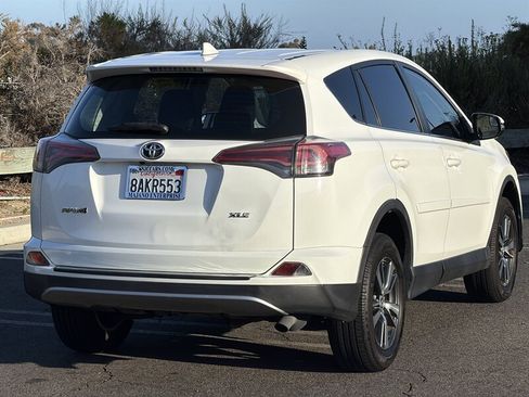 Used 2018 Toyota RAV4 XLE w/ All Weather Liner Package FWD image 6