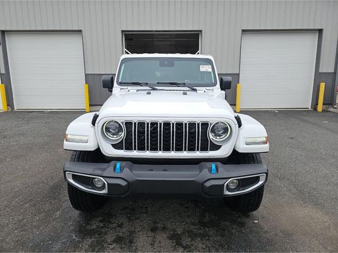 Used 2024 Jeep Wrangler Unlimited Sahara w/ Safety Group AWD/4WD image 5