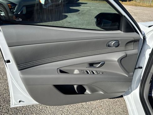 New 2025 Hyundai Elantra Sport image 10