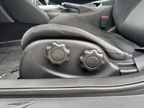 Used 2017 Nissan 370Z Coupe image 25