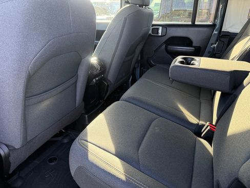 Used 2024 Jeep Wrangler Unlimited w/ Convenience Group AWD/4WD image 23