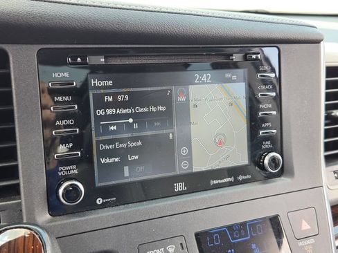 Used 2019 Toyota Sienna Limited Premium FWD image 23