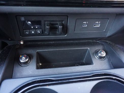 Used 2021 Nissan Titan PRO-4X w/ Pro-4x Convenience Package AWD/4WD image 13