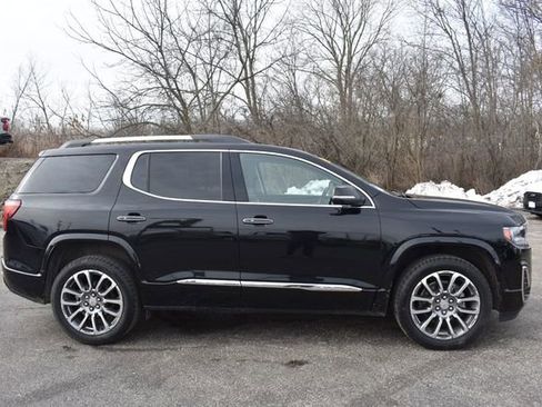 Used 2022 GMC Acadia Denali w/ Denali Technology Package image 2