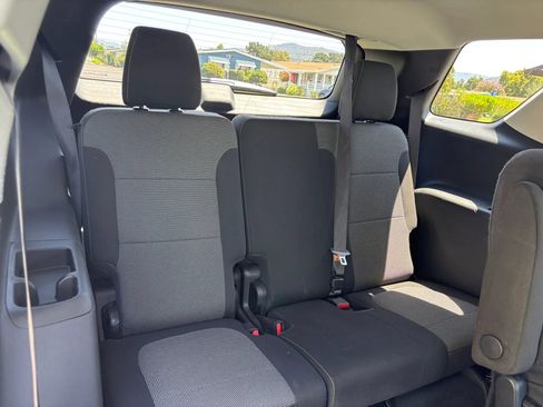 Used 2018 Chevrolet Traverse LT FWD image 7