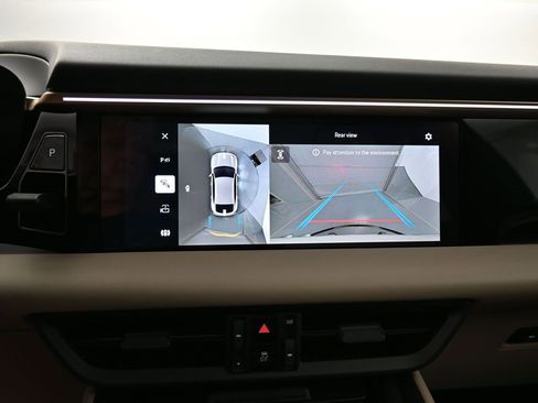 Certified 2025 Porsche Macan 4 Electric image 9