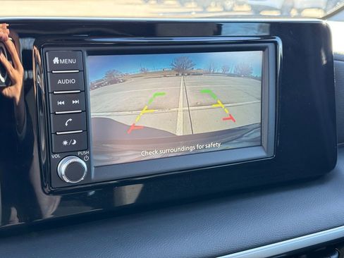 Used 2025 Nissan Kicks S image 15