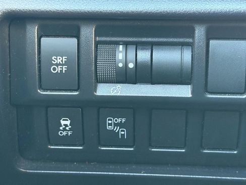 Used 2018 Subaru Impreza 2.0i Premium w/ Eyesight & BSD & Rcta image 15