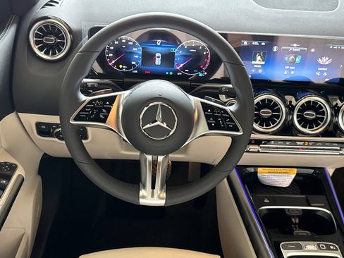 New 2025 Mercedes-Benz GLA 250 image 17