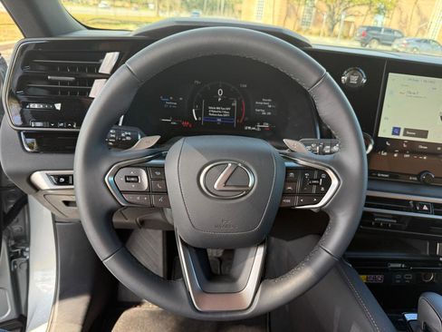 Used 2025 Lexus RX 350 FWD w/ Technology Package image 27