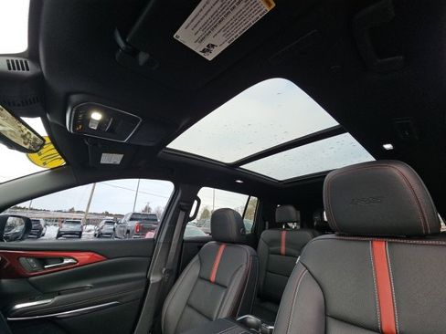 Certified 2024 Chevrolet Traverse RS w/ LPO, Floor Liner Package image 40